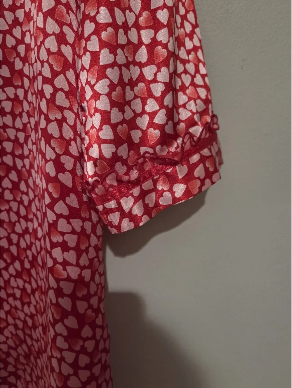 Morgan Taylor Intimates M Red Pink Heart Satin Sleepshirt Button Down Pajama